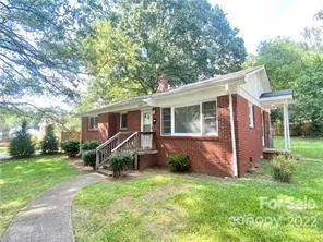 2809 Arnold DR, Charlotte, NC 28205