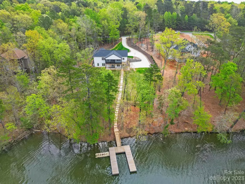 323 Whisper Lake DR, New London, NC 28127