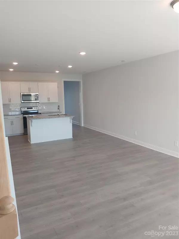 Hickory, NC 28602,2127 24th Street LN SE