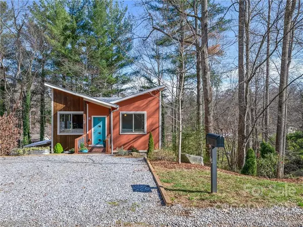 Asheville, NC 28806,65 Honeysuckle LN