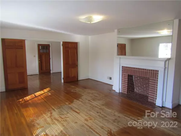 Gastonia, NC 28054,504 Hawthorne LN