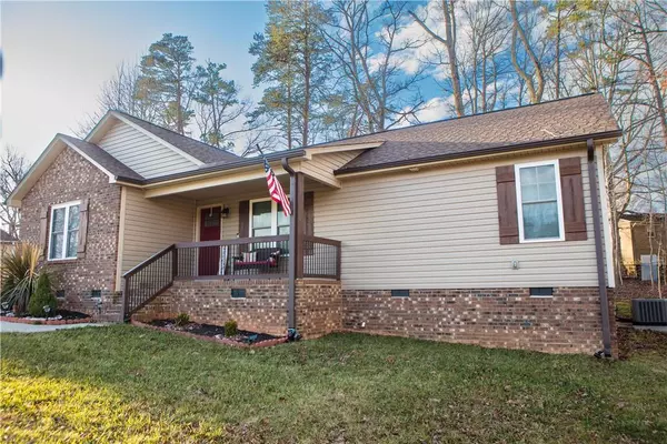 Maiden, NC 28650,3733 Rolling View LN