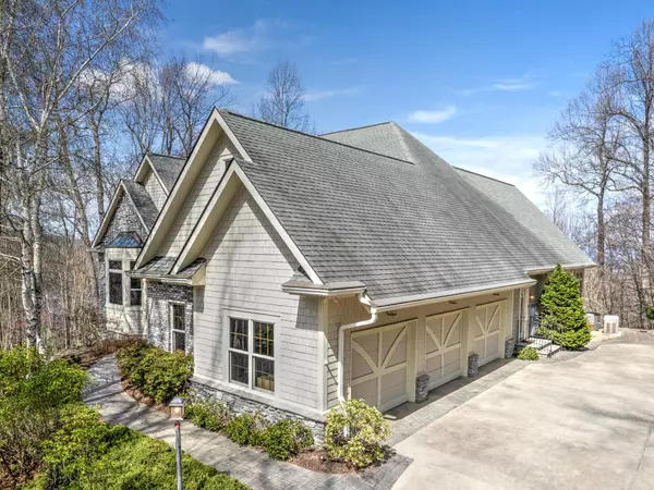 Flat Rock, NC 28731,121 Tarnhill DR