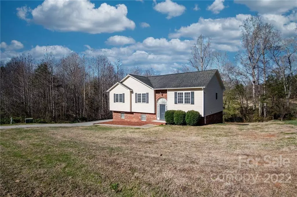 Conover, NC 28613,4847 Sandstone DR