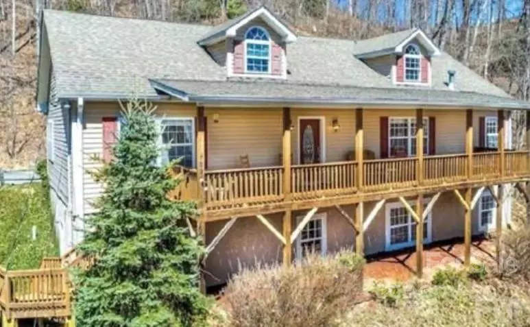 Waynesville, NC 28785,588 Mouzon RD