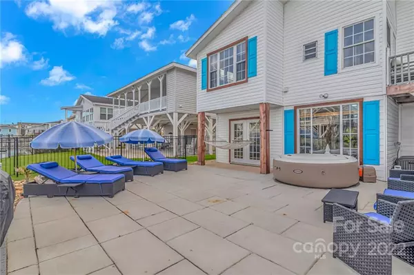 North Myrtle Beach, SC 29582,320 48th AVE