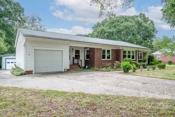 Gastonia, NC 28054,510 Hawthorne LN #9