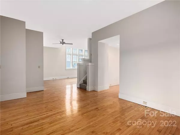 Asheville, NC 28801,60 Haywood ST #4A