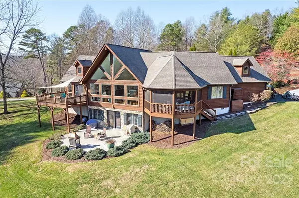 25 Sky Vista LN, Hendersonville, NC 28792