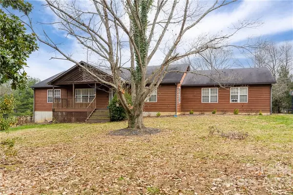 Flat Rock, NC 28731,711 Crest RD