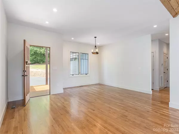 Pisgah Forest, NC 28768,75 Douglas CIR