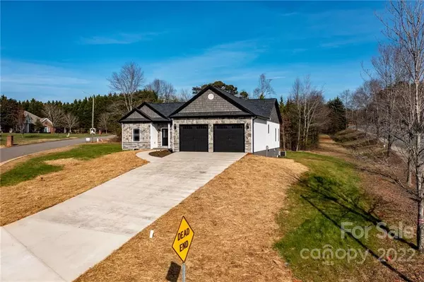 Hickory, NC 28601,1357 20th Avenue LN NE