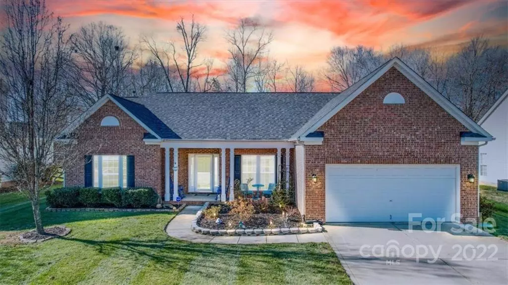 2006 Hollyhedge LN, Indian Trail, NC 28079