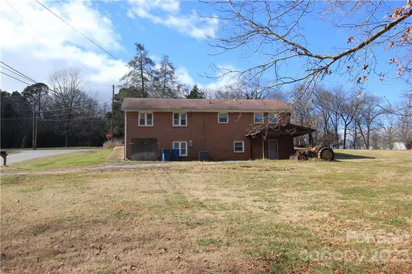 Newton, NC 28658,2436 Robinson RD