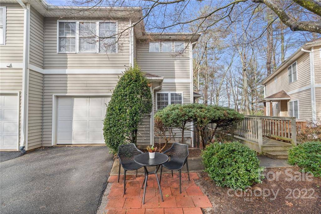 101 Farm LN, Mills River, NC 28759