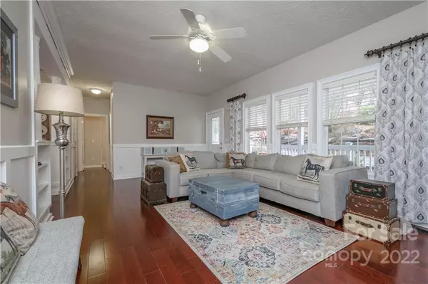 Hendersonville, NC 28792,10 Eagle DR