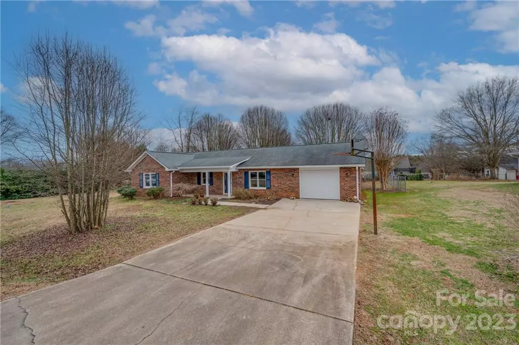 Ellenboro, NC 28040,255 Asheland DR