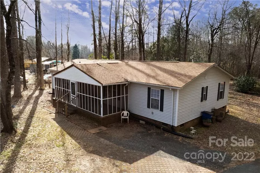 207 Old Lowesville RD, Stanley, NC 28164