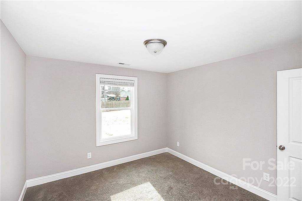 Charlotte, NC 28269,5520 Victoria AVE