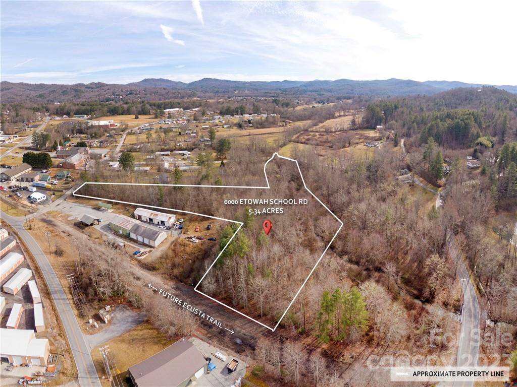 000 Etowah School RD, Etowah, NC 28729