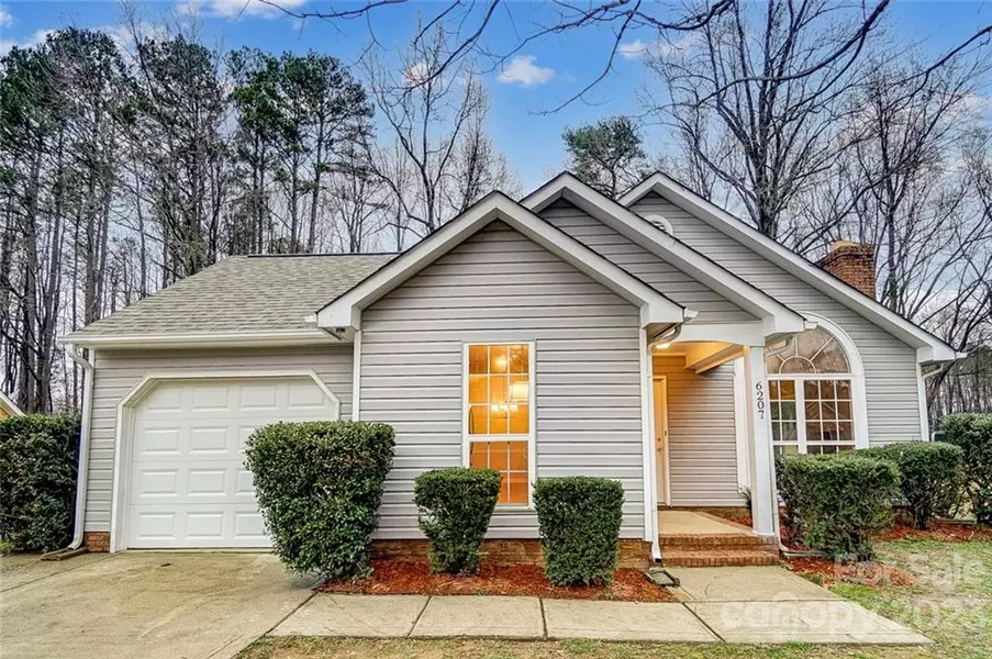 6207 Sunbridge CT, Charlotte, NC 28269