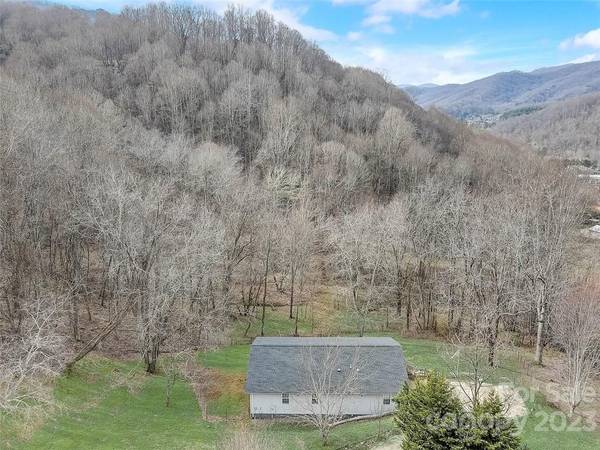 50 Teresa TRL, Waynesville, NC 28786