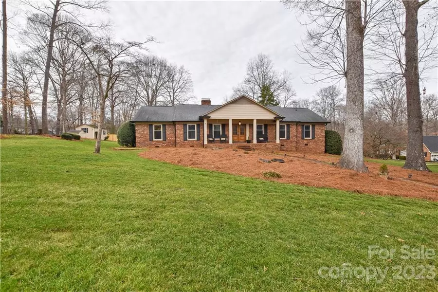 313 Fallingbrook DR, Belmont, NC 28012