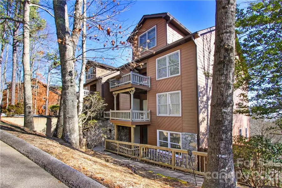 105 Toxaway Views DR #402, Lake Toxaway, NC 28747