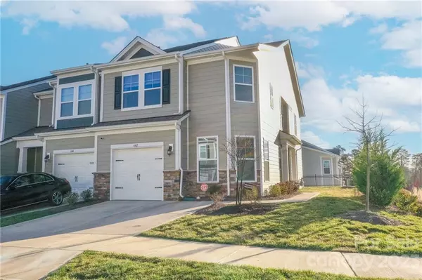642 Cypress Glen LN, Lake Wylie, SC 29710