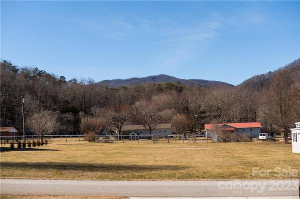 30 Brookfield LN, Old Fort, NC 28762