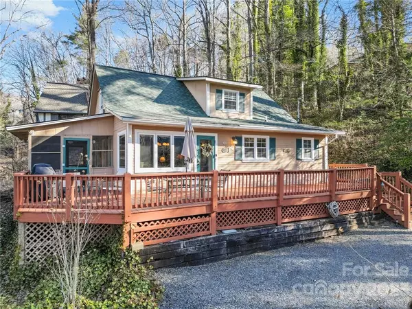 111 Jack London CT, Lake Lure, NC 28746