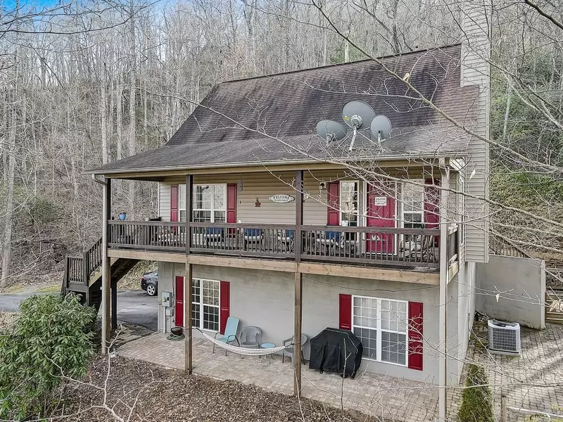 1227 Country Club DR S, Cullowhee, NC 28723