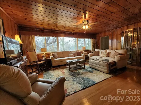 Valdese, NC 28690,5472 Mineral Springs Mountain AVE