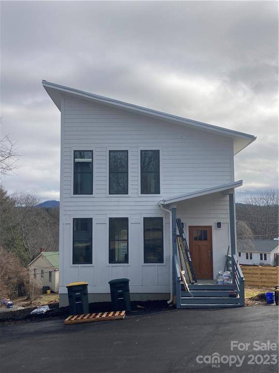 202 Brown Cottage LN, Asheville, NC 28804