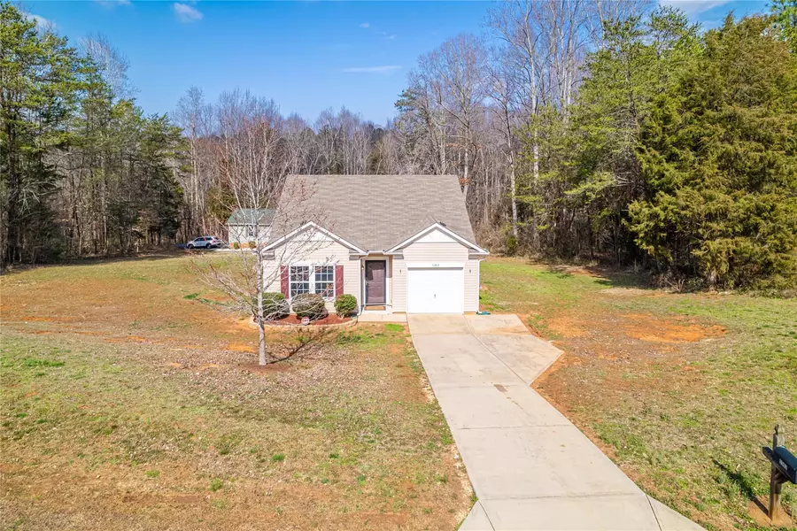 5383 Woodland Glade CT, Iron Station, NC 28080