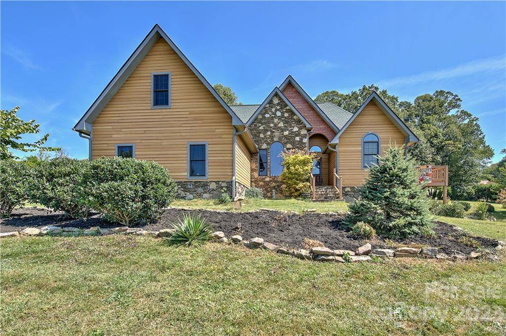 31 Allen LN, Spruce Pine, NC 28777