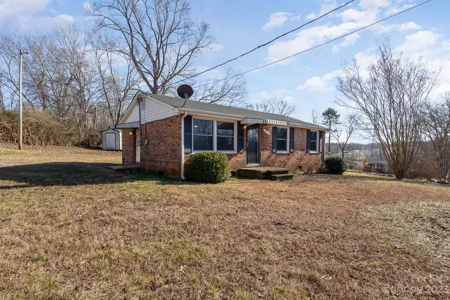 2111 Kennedy DR, Statesville, NC 28677