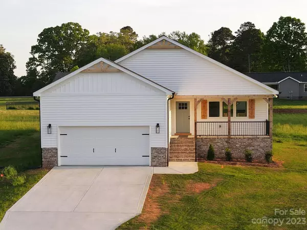 153 Tranquility LN, Harmony, NC 28634