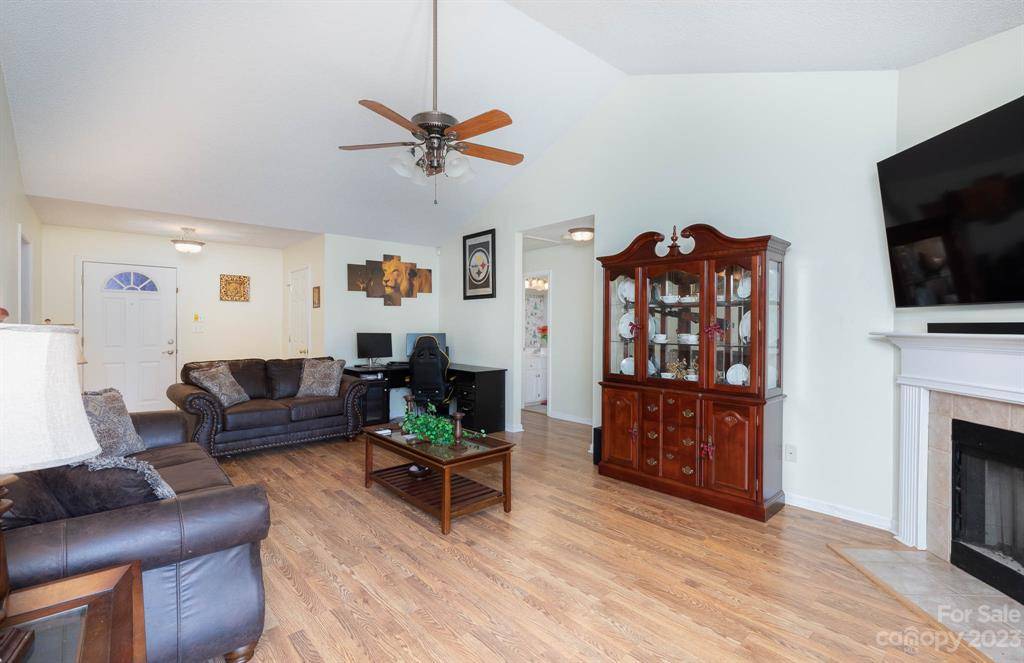Fort Mill, SC 29715,905 Pleasant Ridge RD