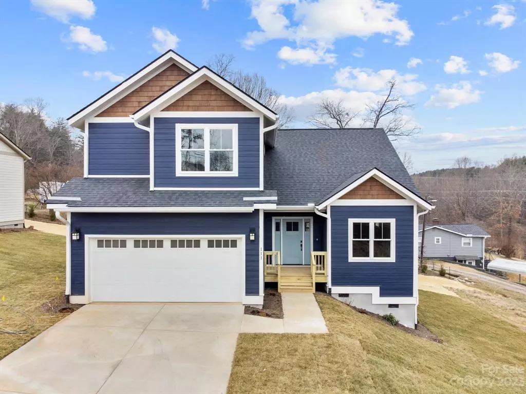 Arden, NC 28704,111 Ellis LN