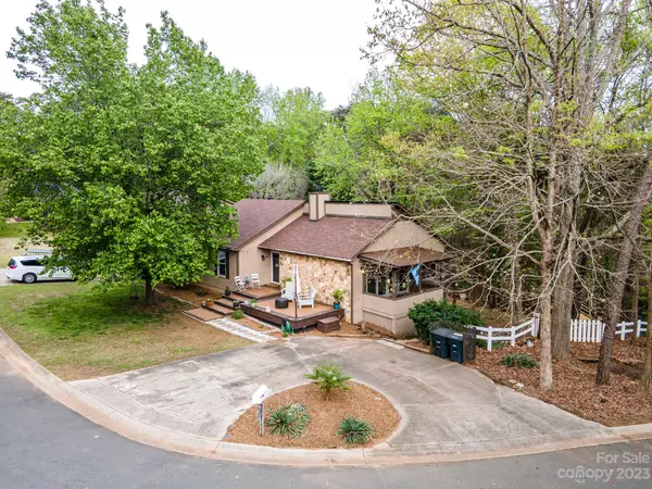 4076 Triton DR, Tega Cay, SC 29708