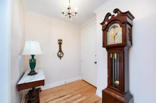 Charlotte, NC 28207,838 Cherokee RD