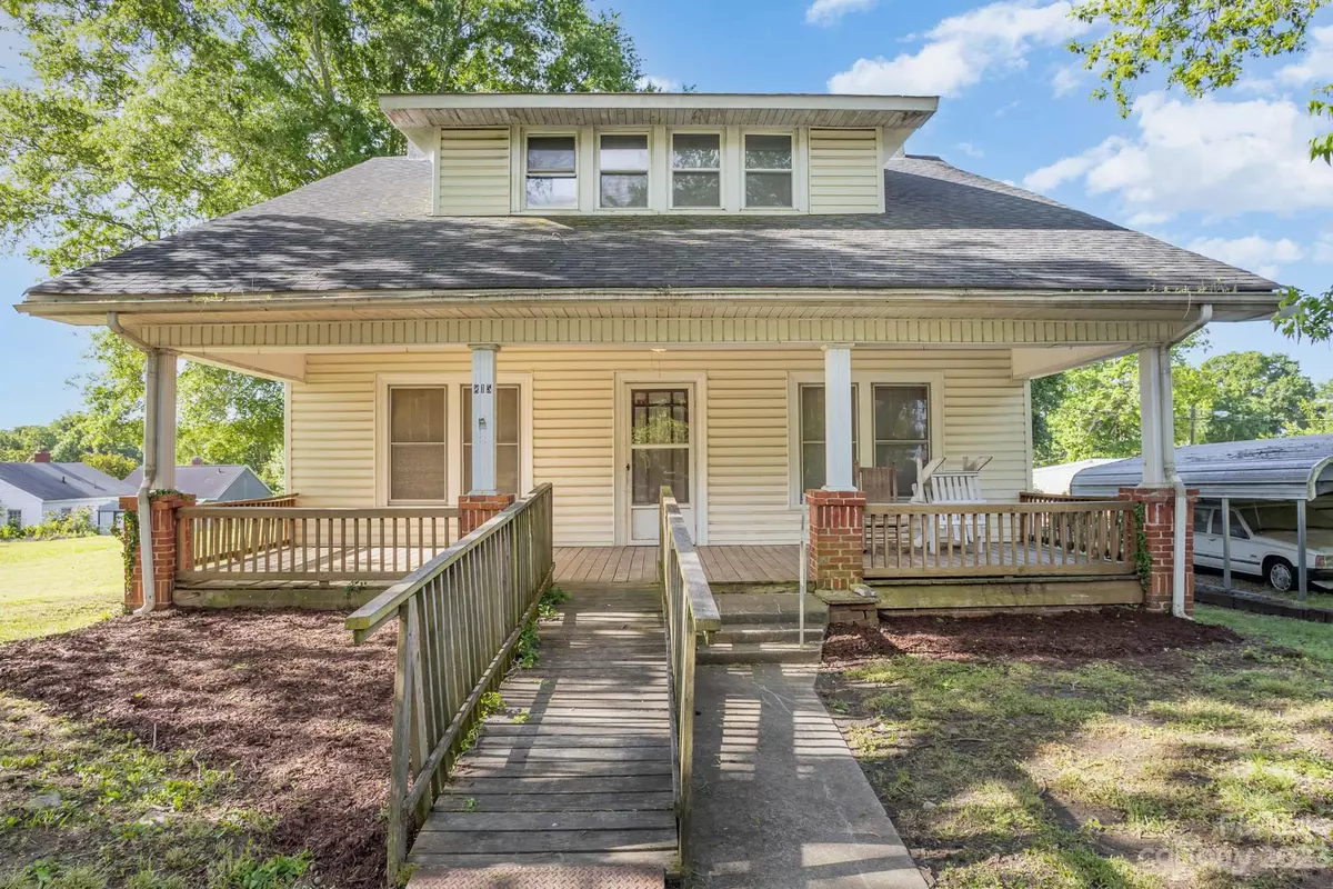 Gastonia, NC 28054,815 E 2nd AVE