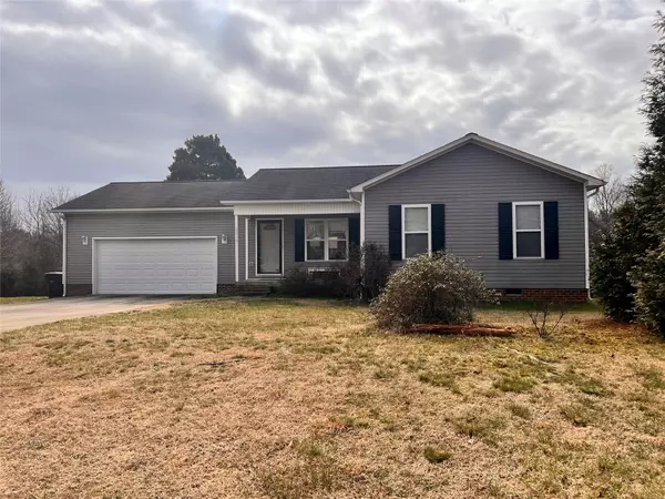 2010 Beauty ST, Statesville, NC 28625