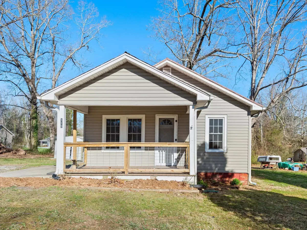 East Flat Rock, NC 28726,119 N Mapleton DR