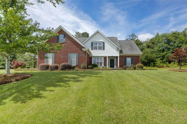 2005 Charles AVE, Lancaster, SC 29720