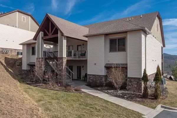 Banner Elk, NC 28604,462 Penny LN