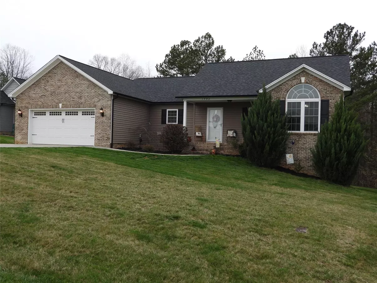 Maiden, NC 28650,1793 Burke LN