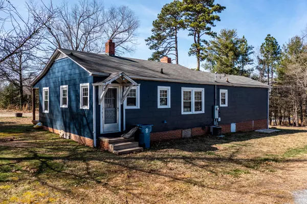 Valdese, NC 28690,907 Carolina ST SE