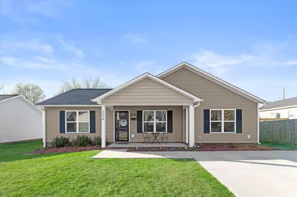 Landis, NC 28088,204 S Chapel ST